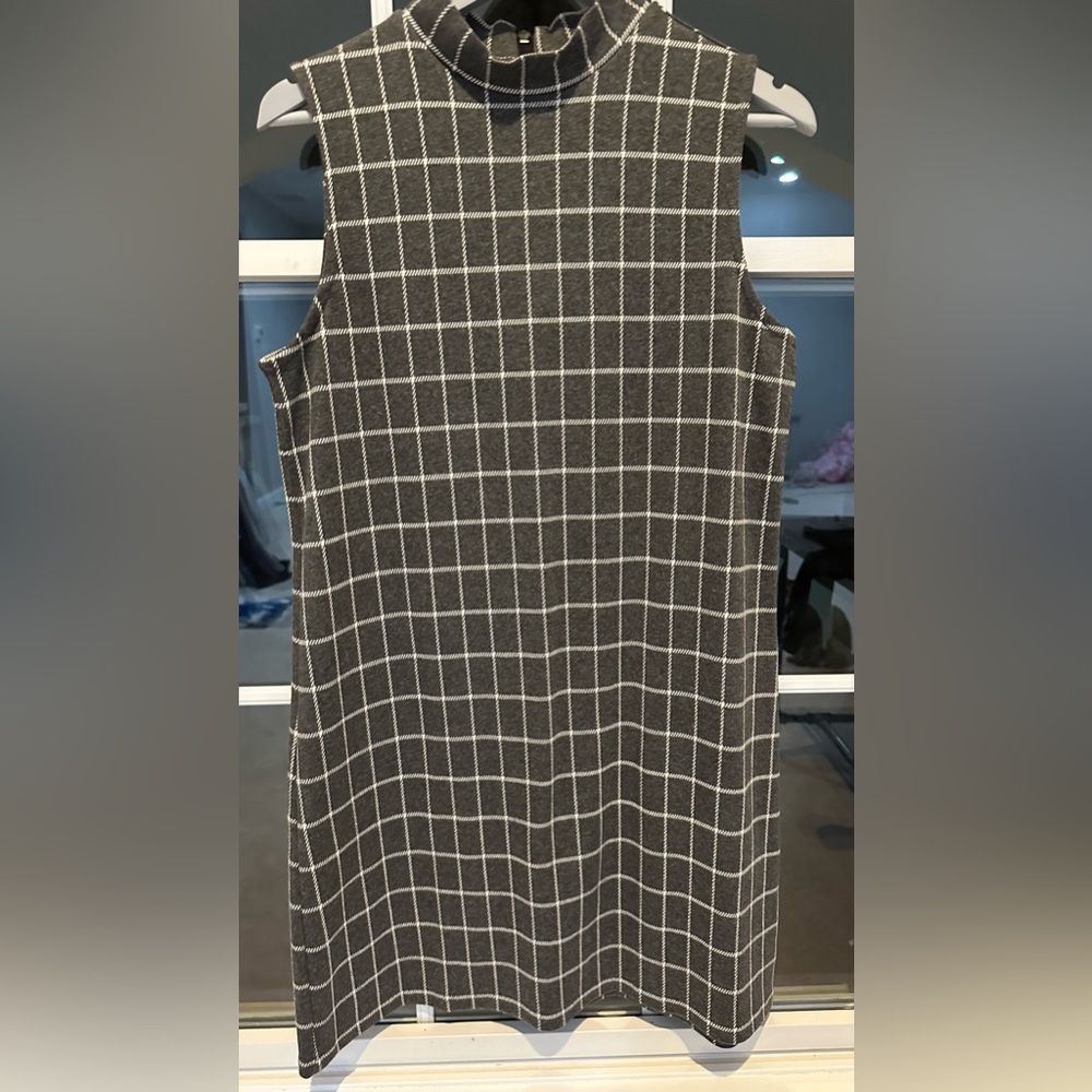 Paraphrase mock neck plaid sleeveless dress. Grey and white size L.